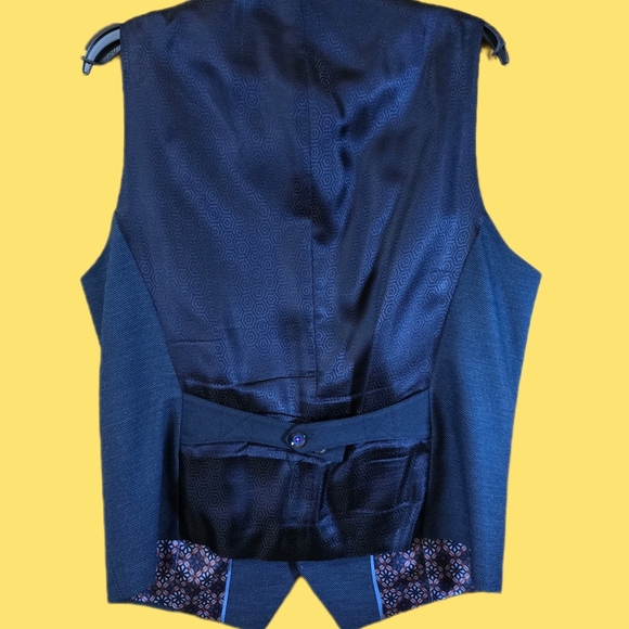 Ted Baker Stylish Vest - Picture 2 of 8